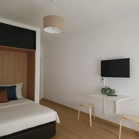 Apartment 5 *